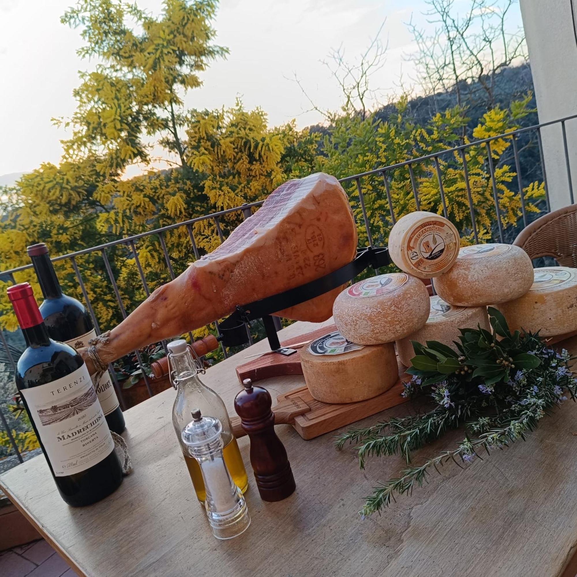 Ghigo La Locanda Di Torquato Montorgiali Экстерьер фото